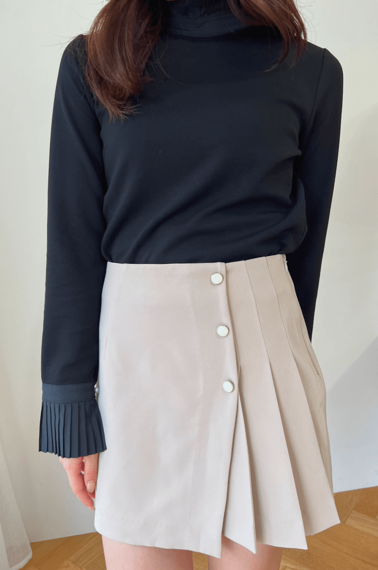 Classic pleats skirt beige