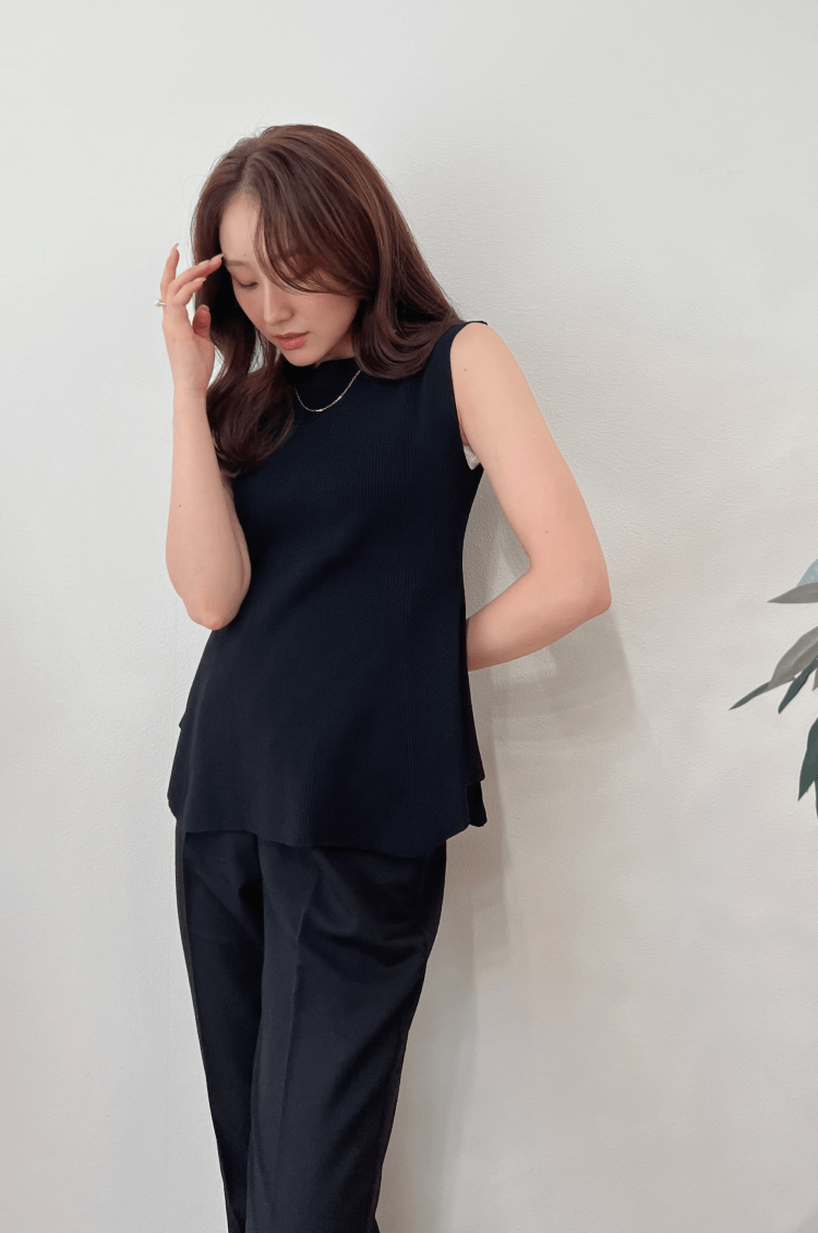 Flare no sleeve knit top blue
