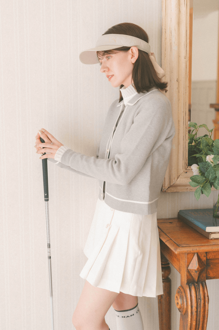Classic pleats skirt white