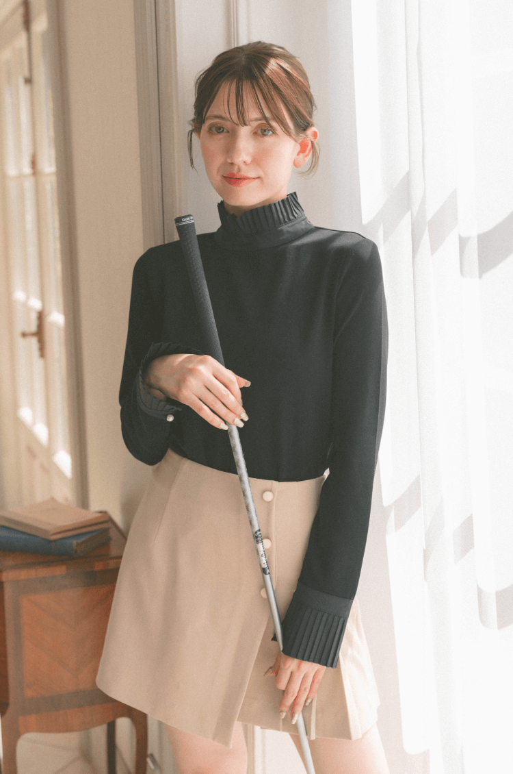 Pleats high neck black
