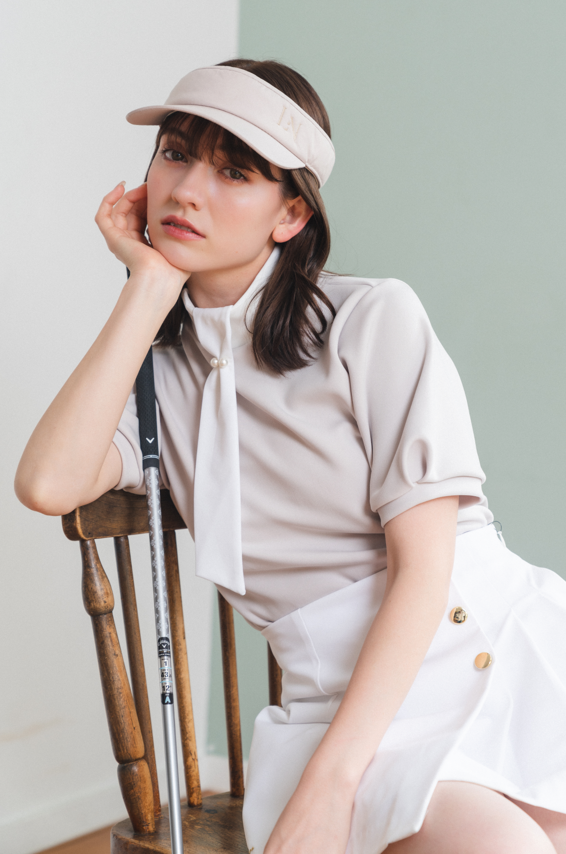 Bicolor mock neck tie top beige