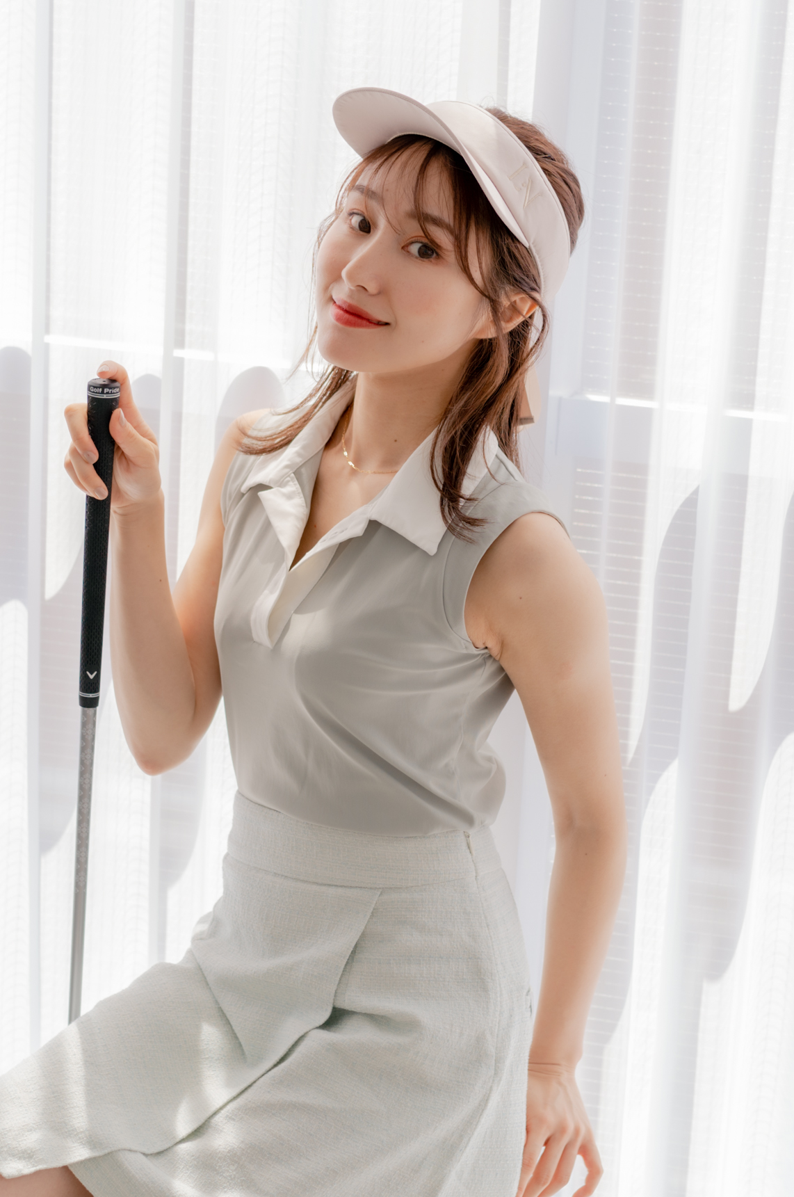 Open collar no-sleeve top (mint)
