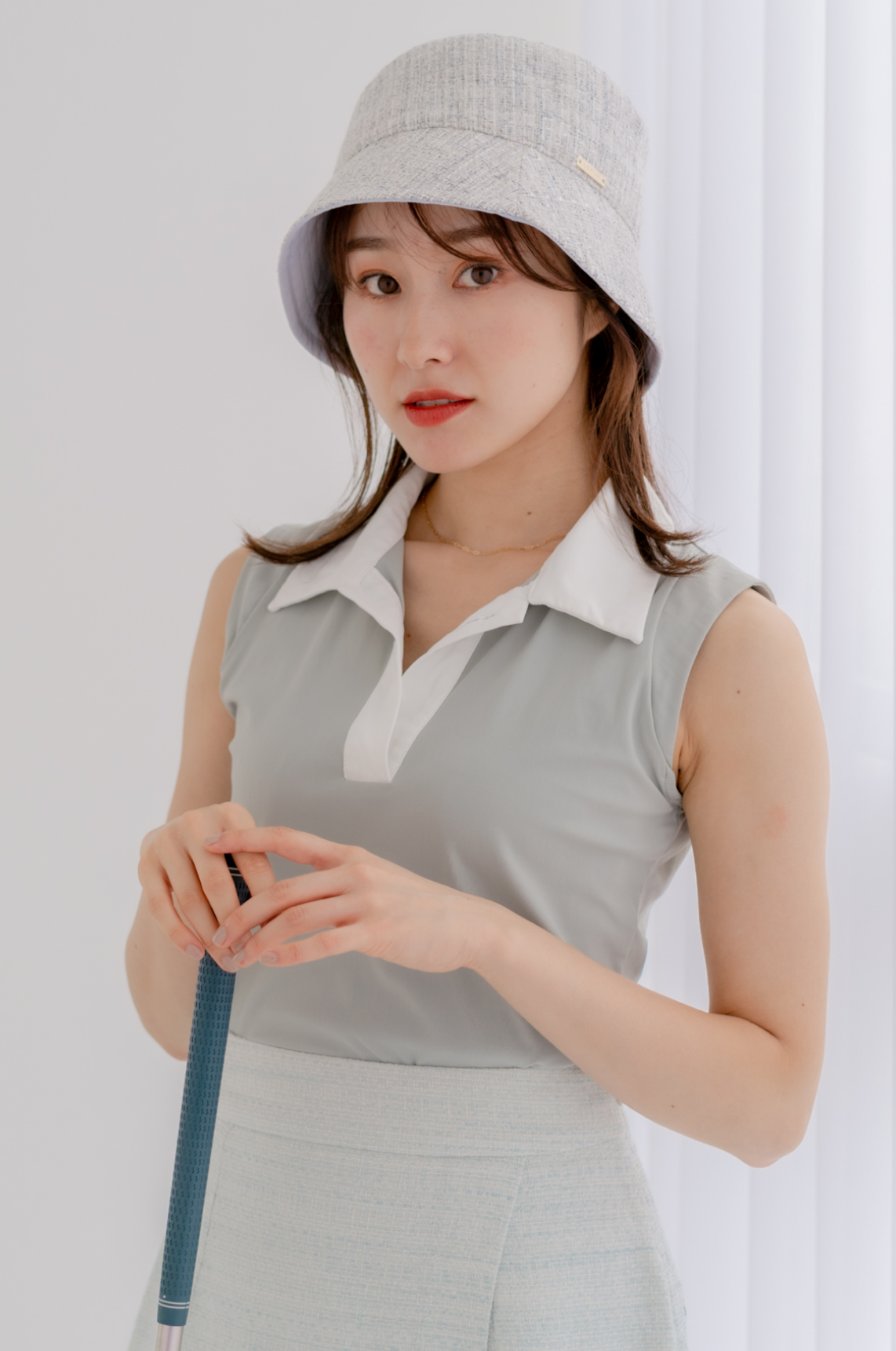 Open collar no-sleeve top (mint)