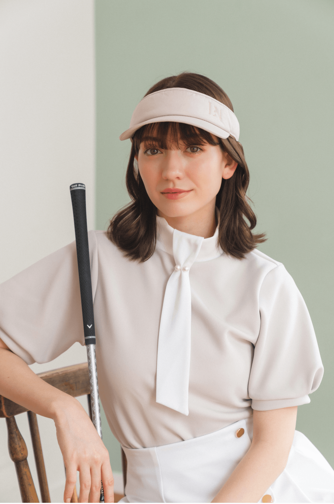 Bicolor mock neck tie top beige