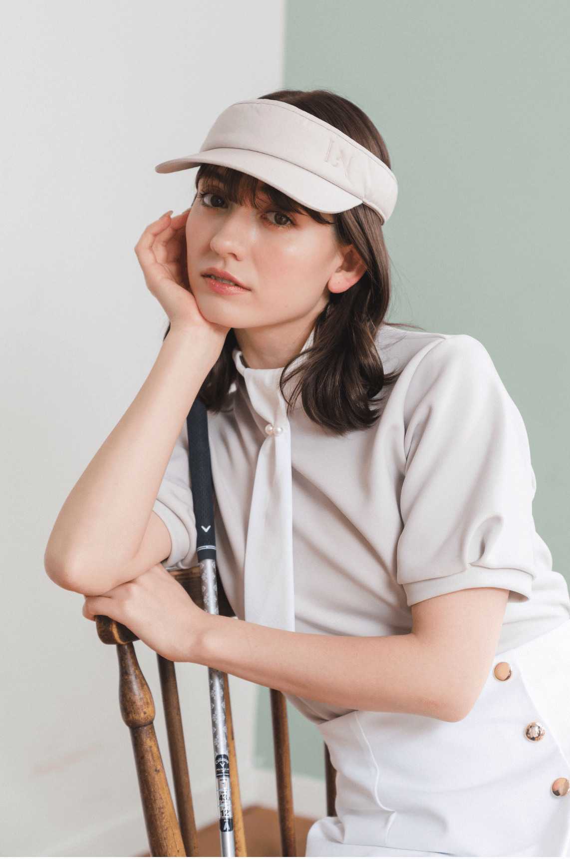 Bicolor mock neck tie top beige