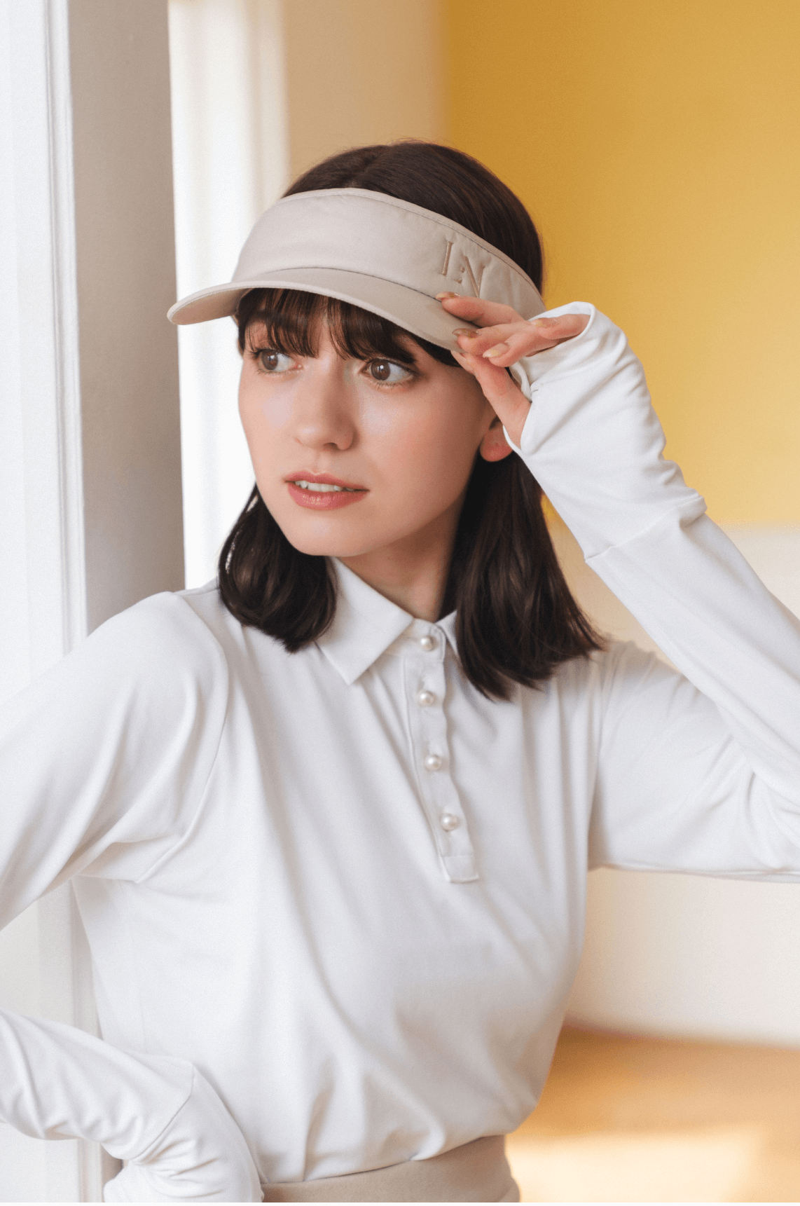 Basic UV cut top with pearl button