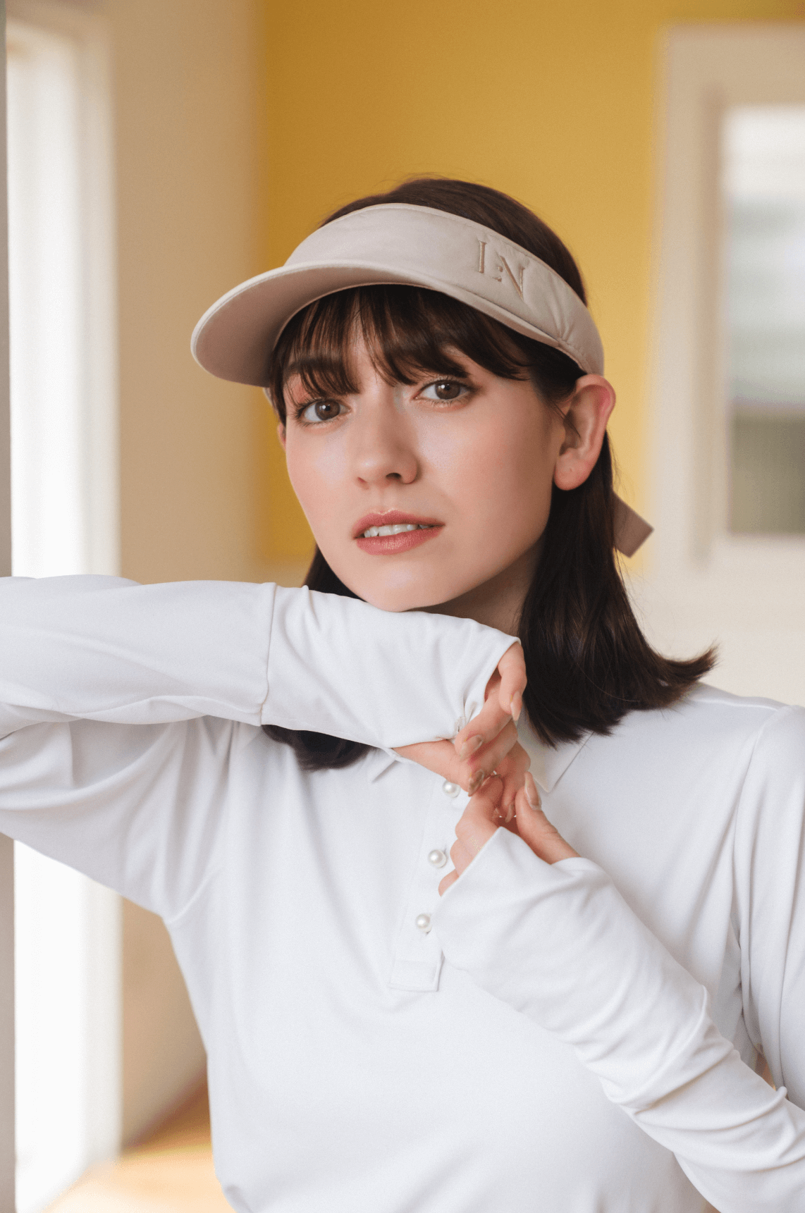 Basic UV cut top with pearl button