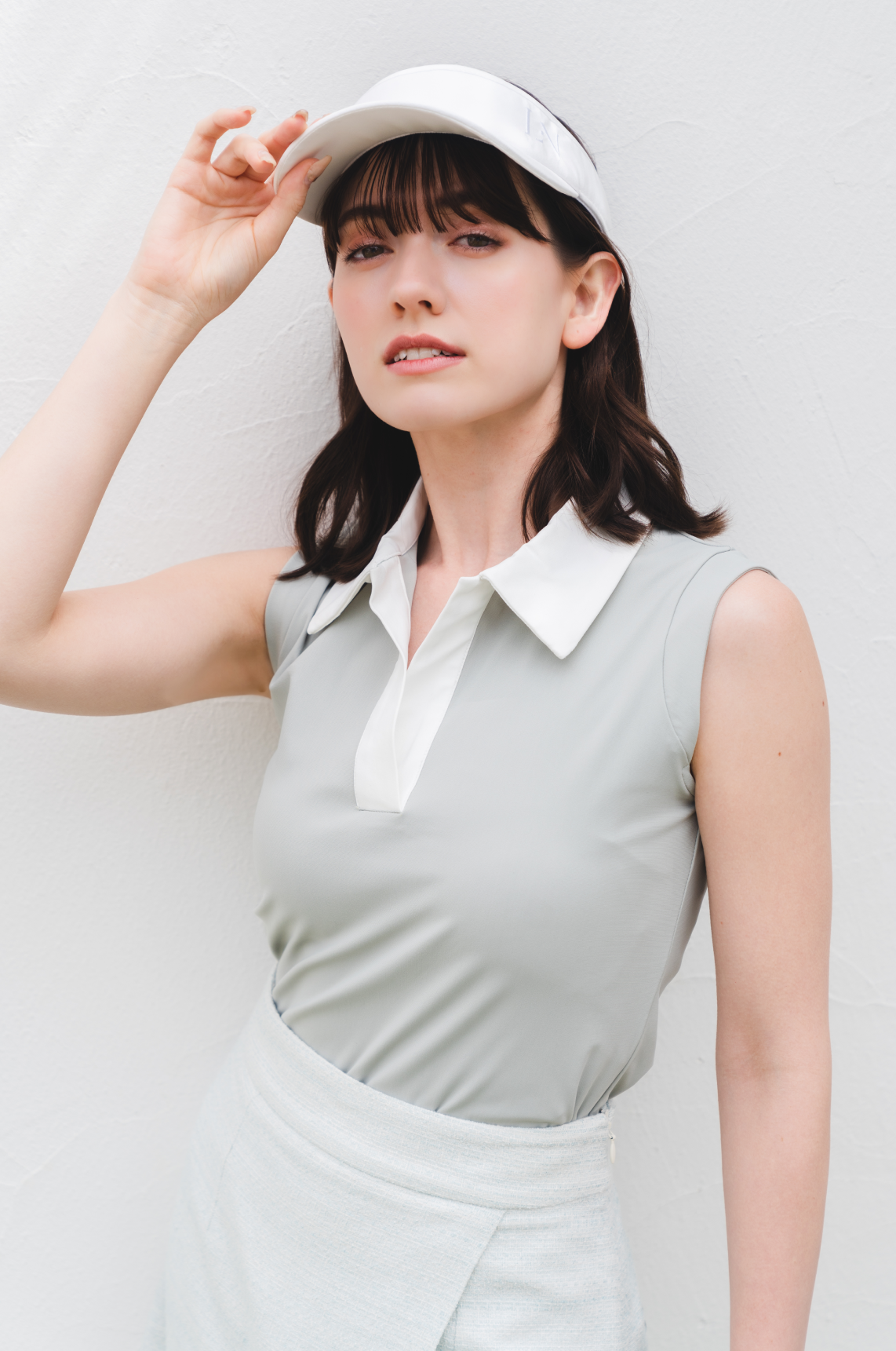 Open collar no-sleeve top (mint)